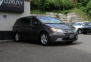 2011-Honda-ODYSSEY-Luxury-Auto-Plex-2