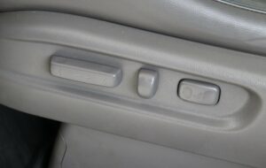 2011-Honda-ODYSSEY-Luxury-Auto-Plex-12