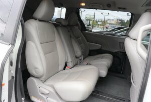 2017-Toyota-SIENNA-Luxury-Auto-Plex-9