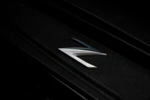 2011-Nissan-370Z-Luxury-Auto-Plex-18