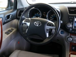 2011-Toyota-HIGHLANDER-Luxury-Auto-Plex-15