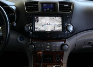 2011-Toyota-HIGHLANDER-Luxury-Auto-Plex-17