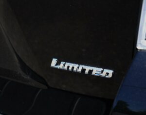 2011-Toyota-HIGHLANDER-Luxury-Auto-Plex-6