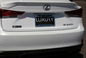 2017-Lexus-IS-Luxury-Auto-Plex-7