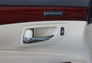 2012-Lexus-LS-Luxury-Auto-Plex-12