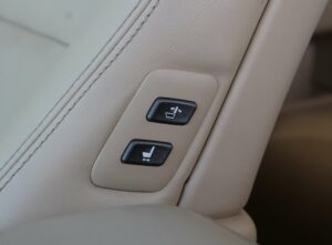 2012-Lexus-LS-Luxury-Auto-Plex-13