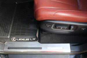 2020-Lexus-LX-Luxury-Auto-Plex-19