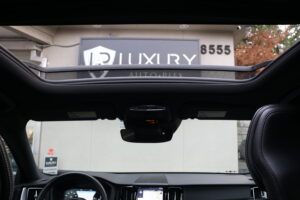2019-Volvo-XC60-Luxury-Auto-Plex-30