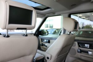 2016-Land Rover-LR4-Luxury-Auto-Plex-40