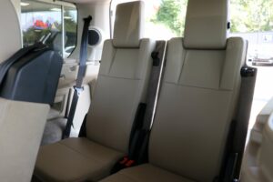 2016-Land Rover-LR4-Luxury-Auto-Plex-41