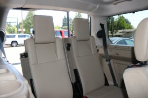 2016-Land Rover-LR4-Luxury-Auto-Plex-42
