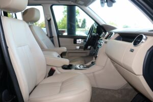 2016-Land Rover-LR4-Luxury-Auto-Plex-44