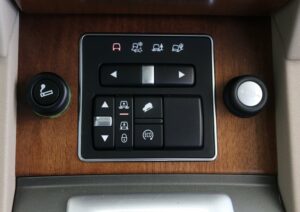 2016-Land Rover-LR4-Luxury-Auto-Plex-20