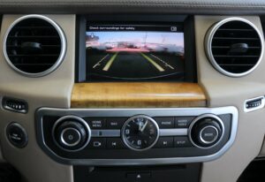 2016-Land Rover-LR4-Luxury-Auto-Plex-26