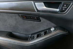 2017-Audi-SQ5-Luxury-Auto-Plex-13