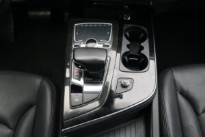 2017-Audi-Q7-Luxury-Auto-Plex-25
