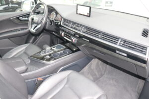 2017-Audi-Q7-Luxury-Auto-Plex-33