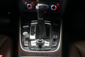 2015-Audi-Q5-Luxury-Auto-Plex-41