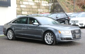 2015-Audi-A8-Luxury-Auto-Plex-7