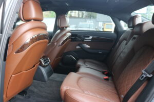 2015-Audi-A8-Luxury-Auto-Plex-21