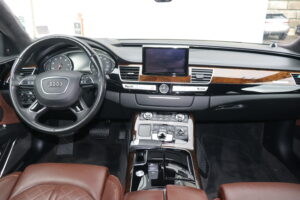 2015-Audi-A8-Luxury-Auto-Plex-24