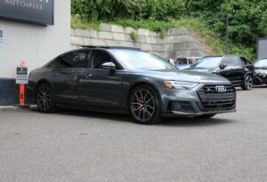 2020-Audi-S8-Luxury-Auto-Plex-2
