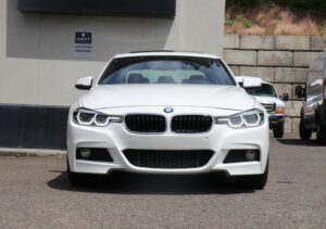 2018-BMW-3 SERIES-Luxury-Auto-Plex-3