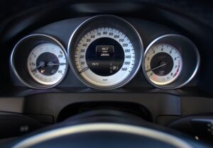 2017-Mercedes-Benz-E-CLASS-Luxury-Auto-Plex-19