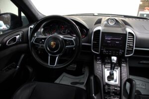 2017-Porsche-CAYENNE-Luxury-Auto-Plex-14