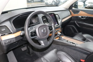 2016-Volvo-XC90-Luxury-Auto-Plex-19