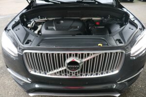 2016-Volvo-XC90-Luxury-Auto-Plex-37